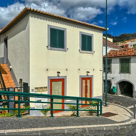 Largo Dos Milagres, A In Madeira Машику