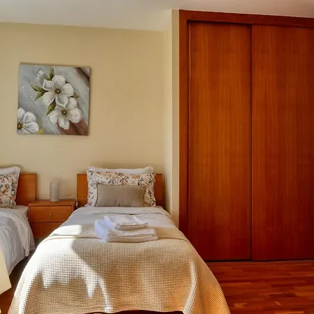 Largo Dos Milagres, A In Madeira * Machico (Madeira)