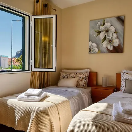 Largo Dos Milagres, A In Madeira Machico (Madeira)