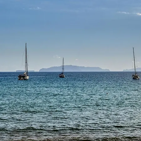 Largo Dos Milagres, A In Madeira * Machico (Madeira)