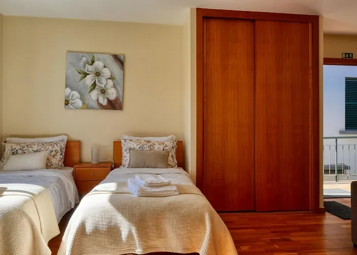 Largo Dos Milagres, A In Madeira * Machico (Madeira)