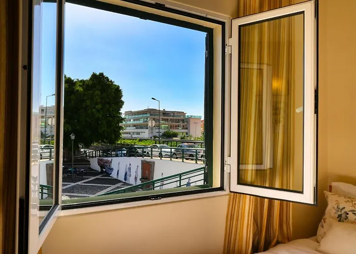 Largo Dos Milagres, A In Madeira