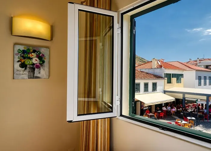 Largo Dos Milagres, A In Madeira * マシコ