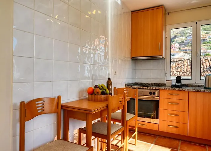 Largo Dos Milagres, A In Madeira マシコ