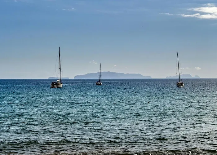 Largo Dos Milagres, A In Madeira * Machico (Madeira)